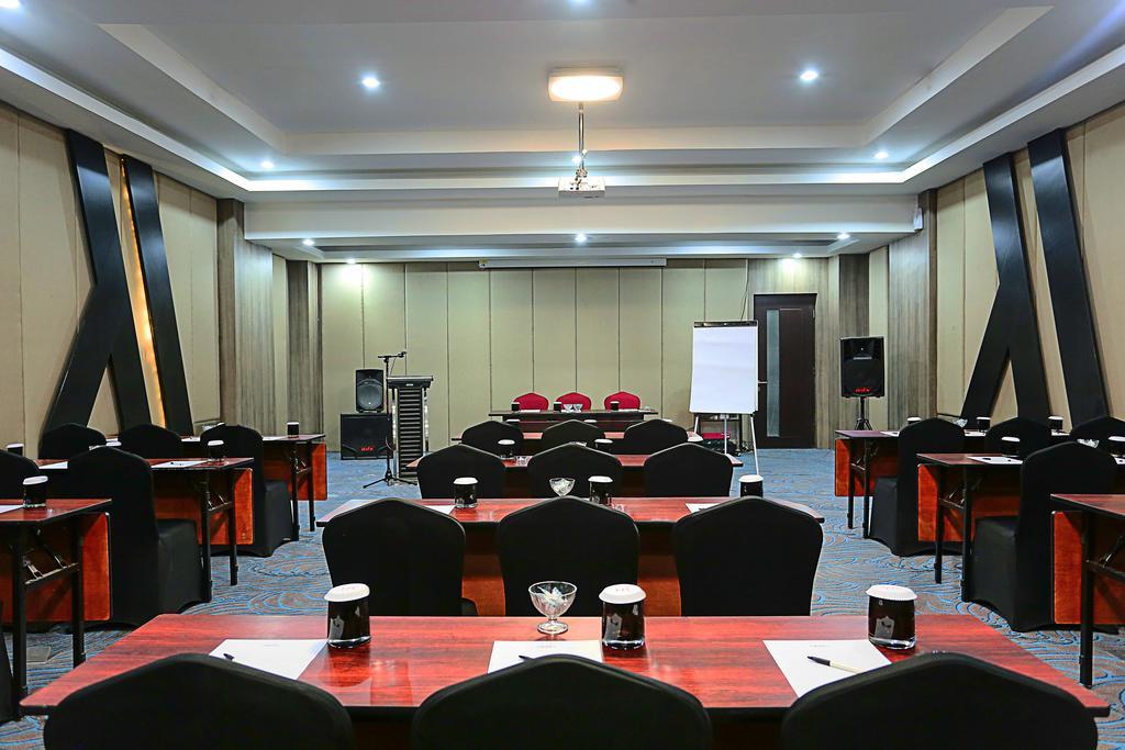 Mercure Palu Exterior photo