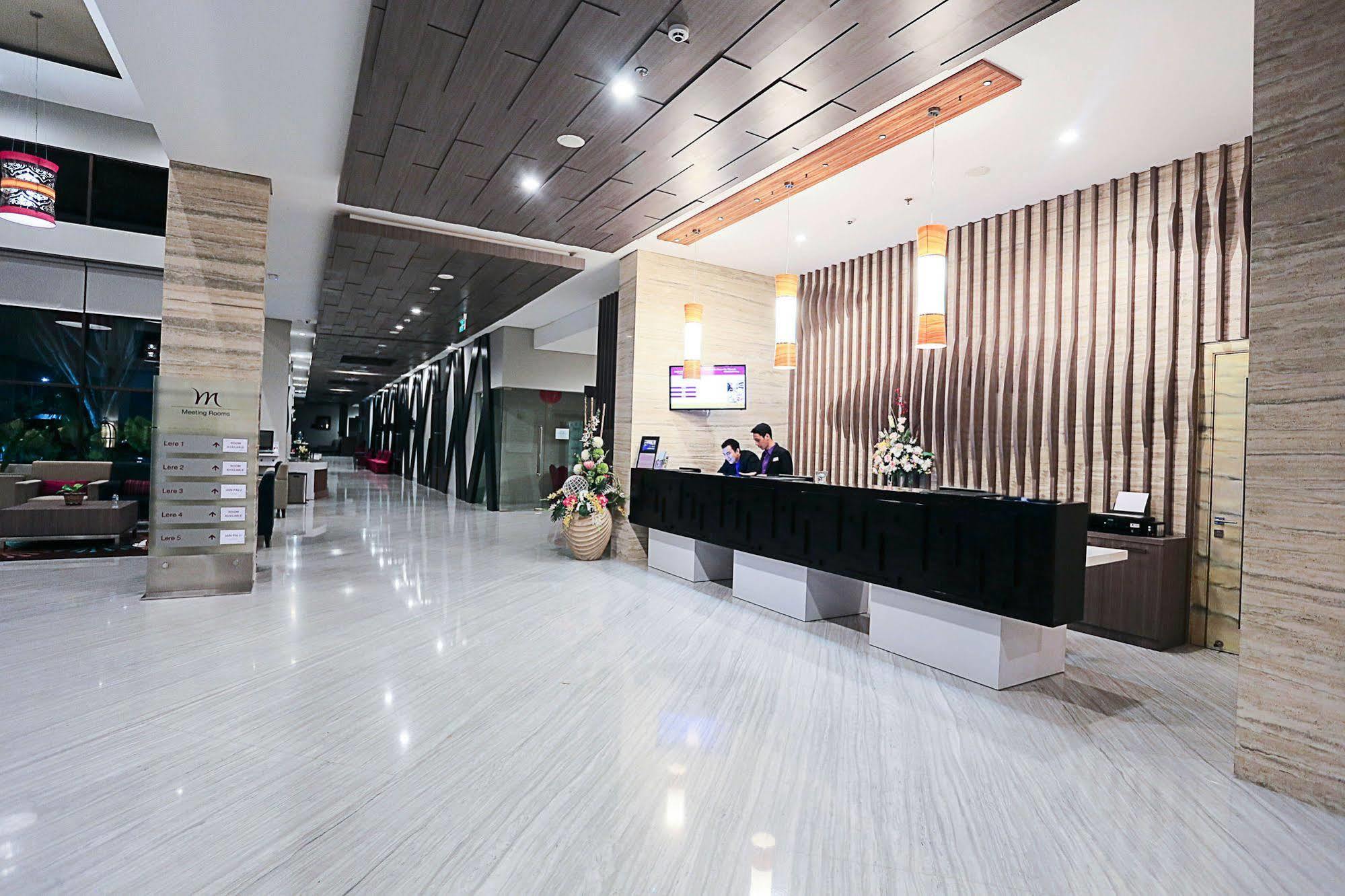 Mercure Palu Exterior photo