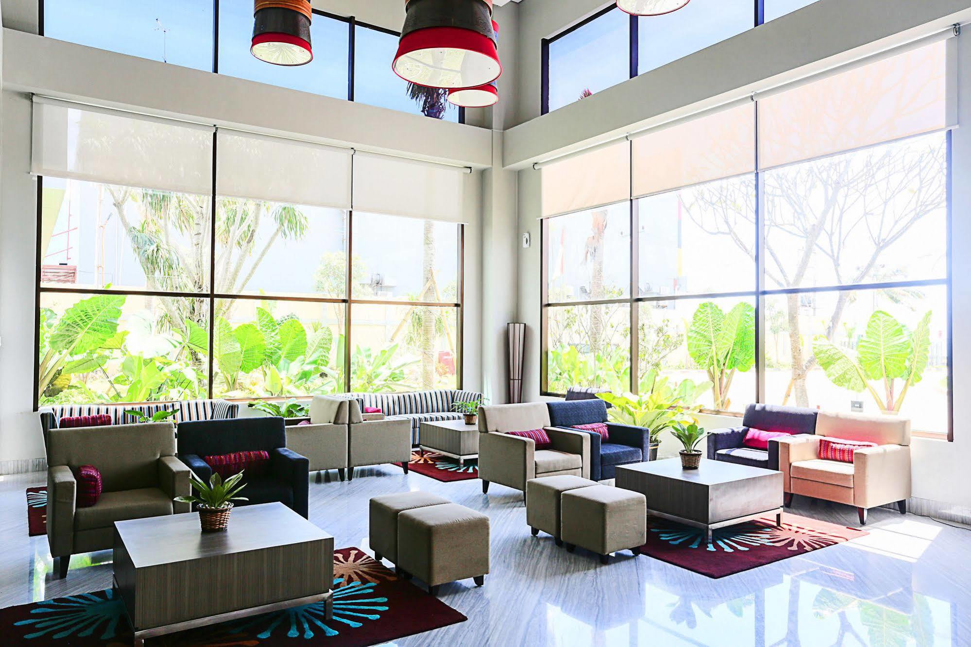 Mercure Palu Exterior photo