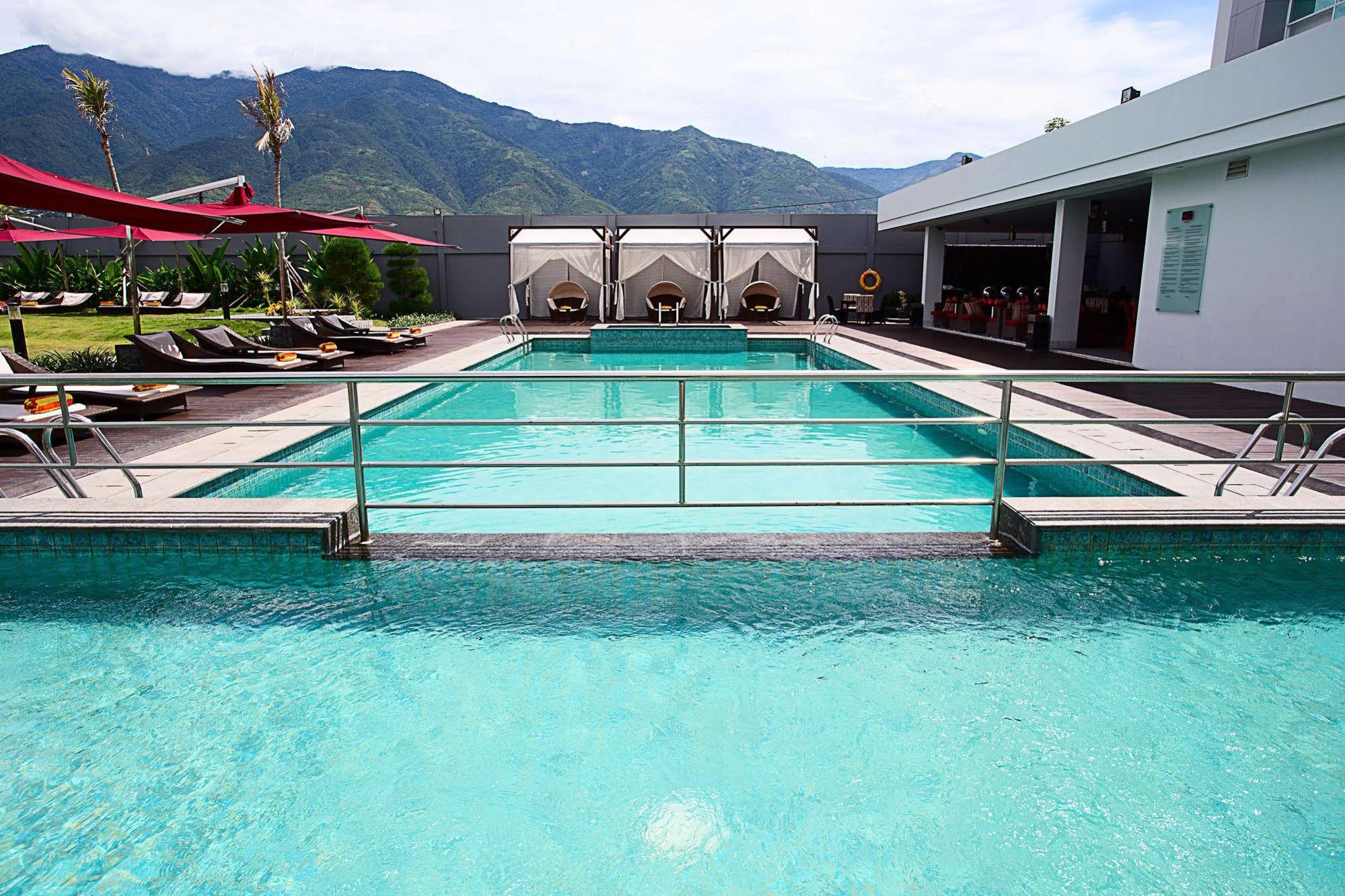 Mercure Palu Exterior photo