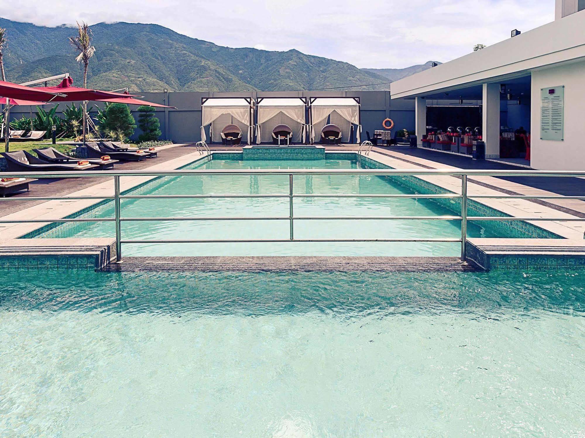 Mercure Palu Exterior photo