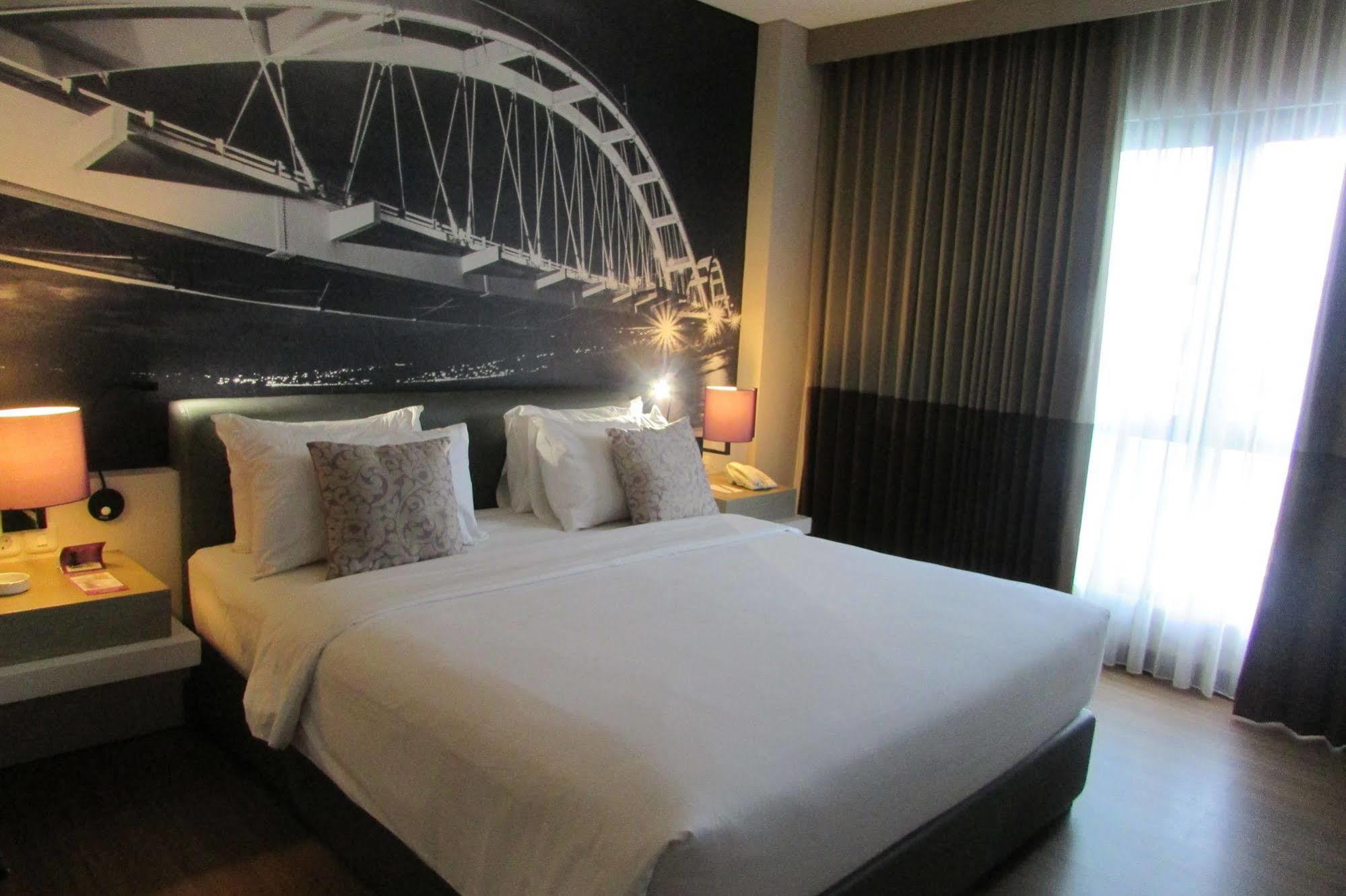 Mercure Palu Exterior photo